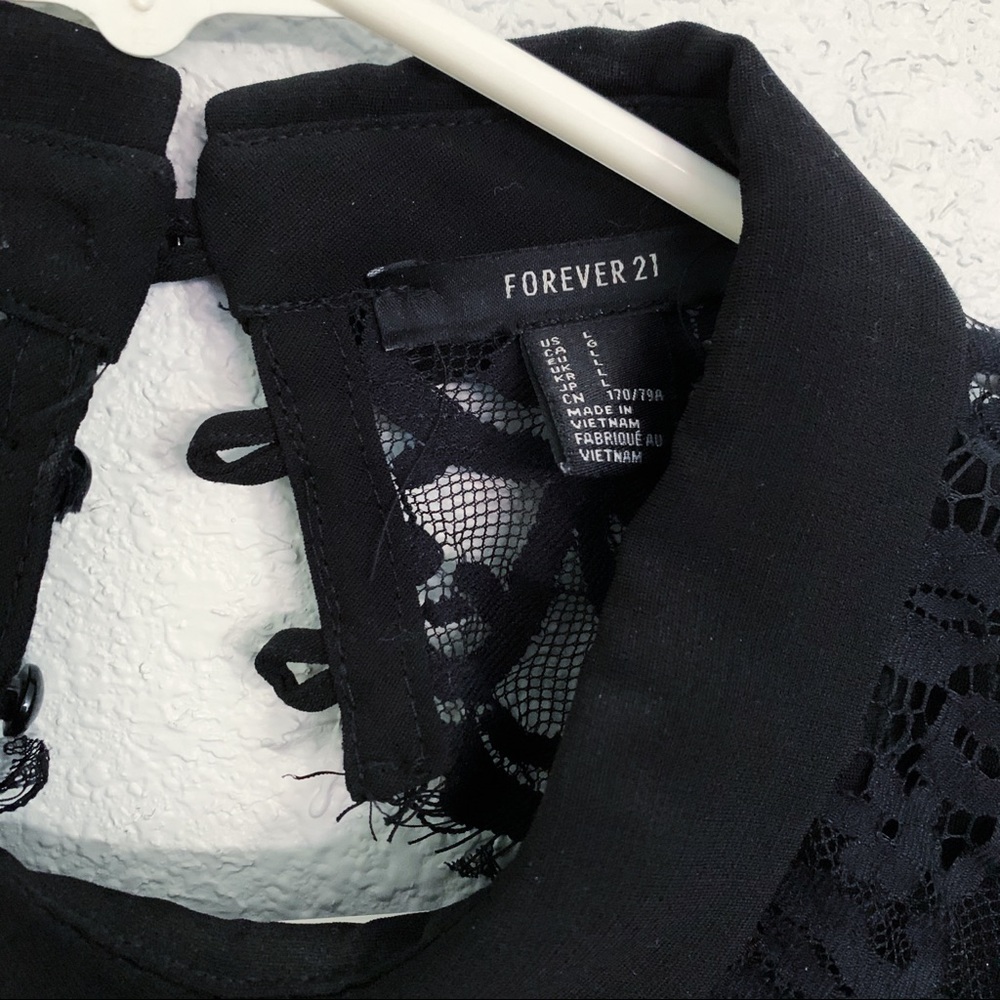 Black lace romper - Picture 4 of 4